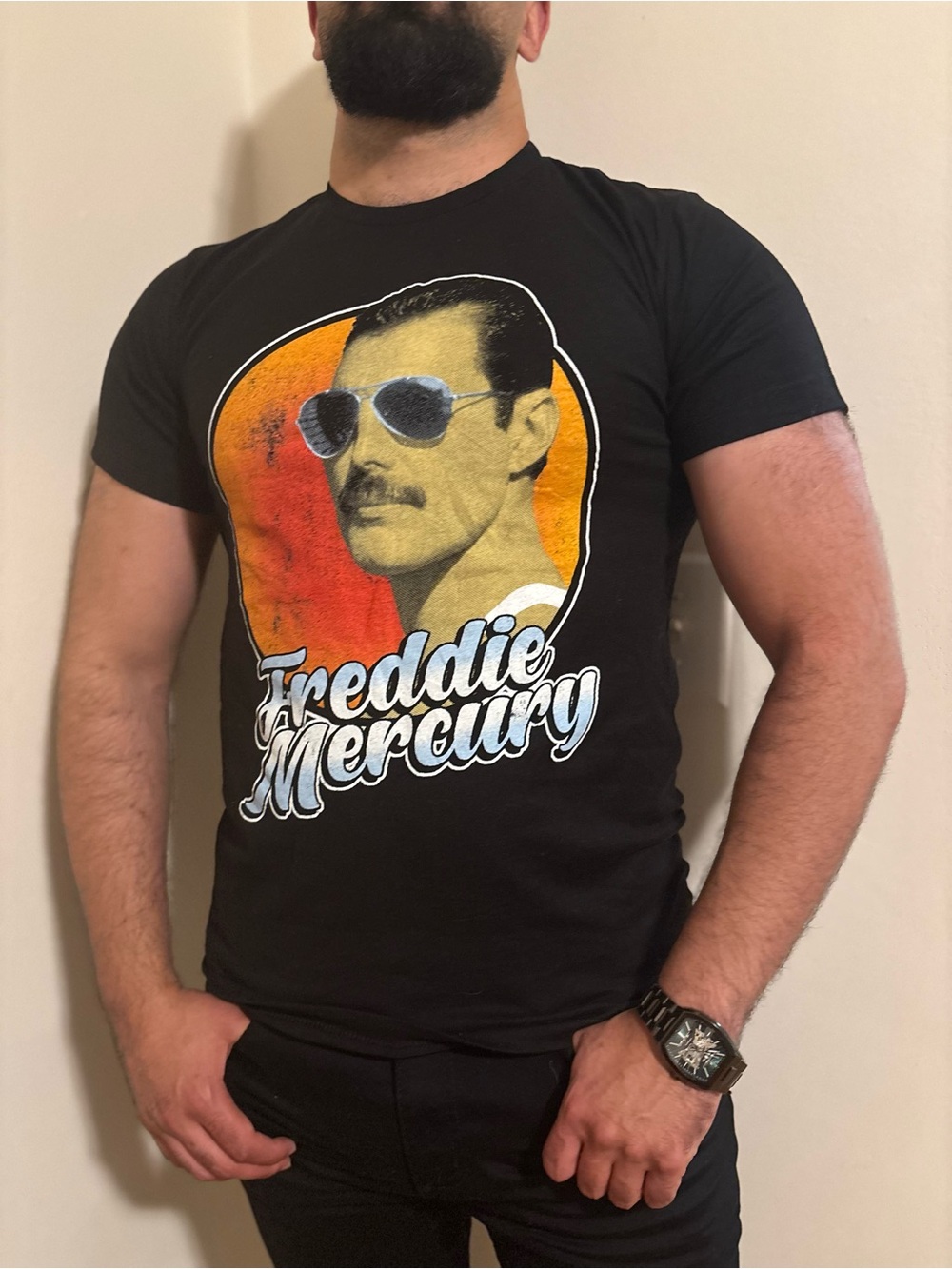 Freddie Mercury Graphic Tee in Black with Vintage Yellow & Orange Print Y2K 🎸 - Picture 5 of 7